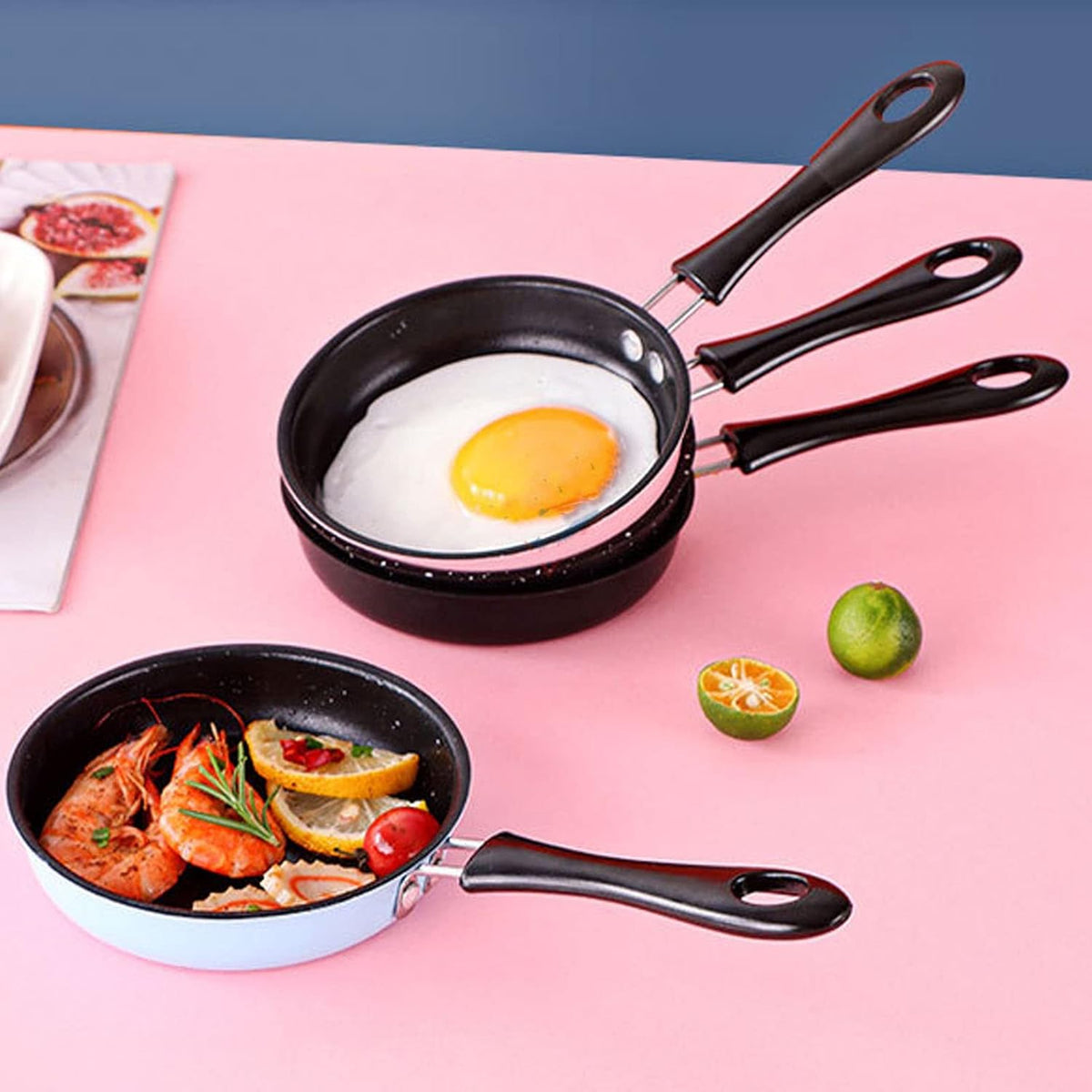 Small Egg Pan, Mini Egg Frying Pan Skillet Stainless Steel Induction Pot Round Breakfast Small Pot with Long Handle 12cm for Home Cooking (Pink)