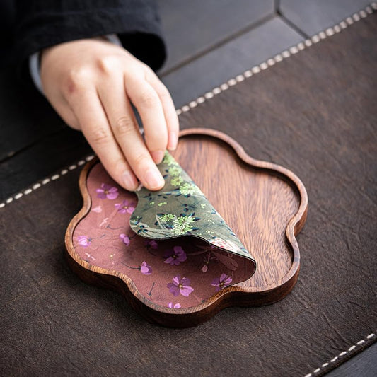 Floral Retro Wood Serving Tray, Flower Shape Handmade Walmut Wooden Table Tray for Coffee Bread, Fruits, Tea, Vintage Home Decor (Pink)