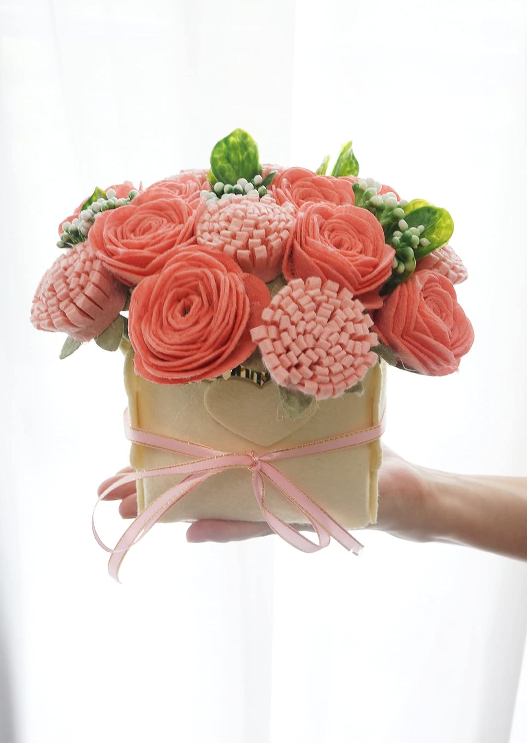 BAZIMA DIY Felt Flower Art Craft Kit, Pink Rose and Carnation Pot Bonsai Kit, Floral Gifts, Beginner Craft Kit, Arrange Pre-Cut Flowers and Foliage