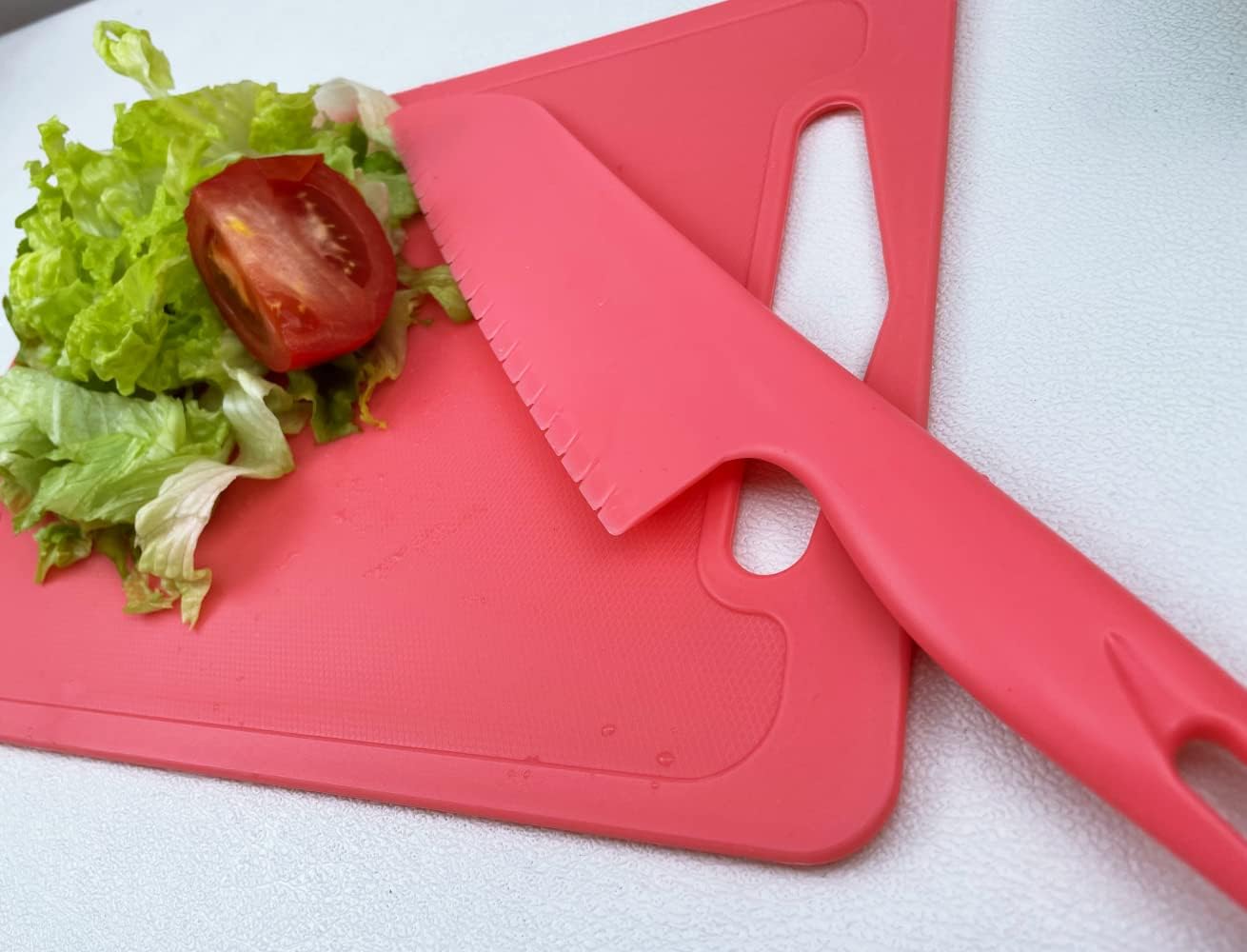 jawbush 11" Professional Plastic Lettuce Knife with Serrated Edges for Cutting Salad Fruit Cake Bread Brownie Lasagna or Various Veggies, Pizza Cutter, Nylon Knife for Nonstick Pans, 2 Pack Pink