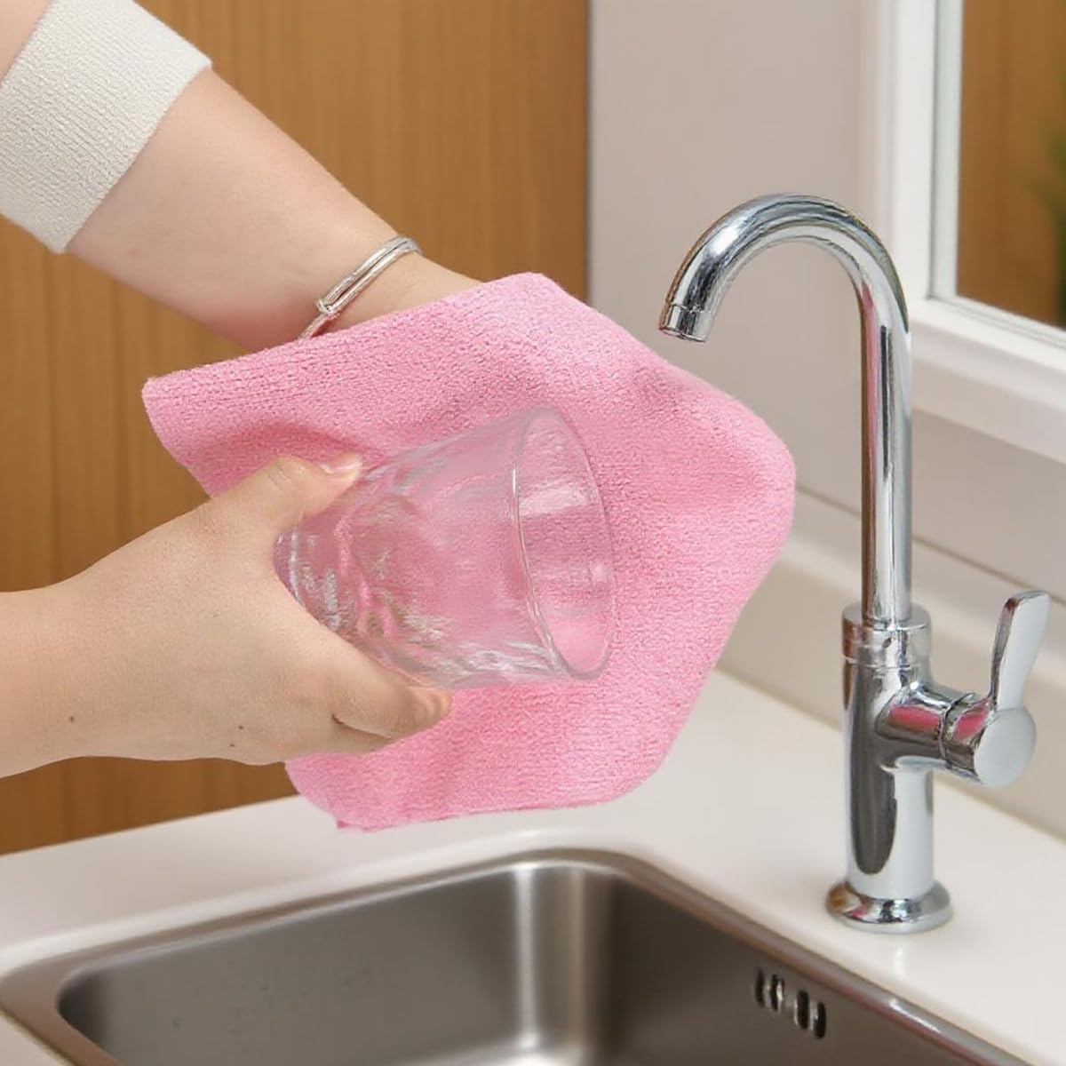 Roll Shaped Tear-Away Dish Cloth, High Capacity Pink Towels, Reusable Washable Kitchen Towel Rolls, Super Absorbent and Thick Microfiber Cleaning Cloths for Commercial Washroom