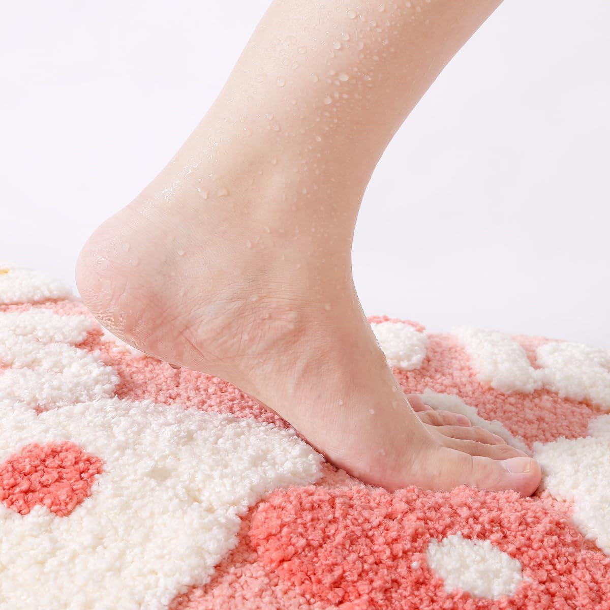 Flower Bath Mat, Cute Funny Pink Textured Floral Plant Bathroom Rug, Plush Soft, Highly Absorbent, Non-Slip, Machine Washable for Shower, Bathtub Side and Doormat, 17.71" x 27.56", Smile