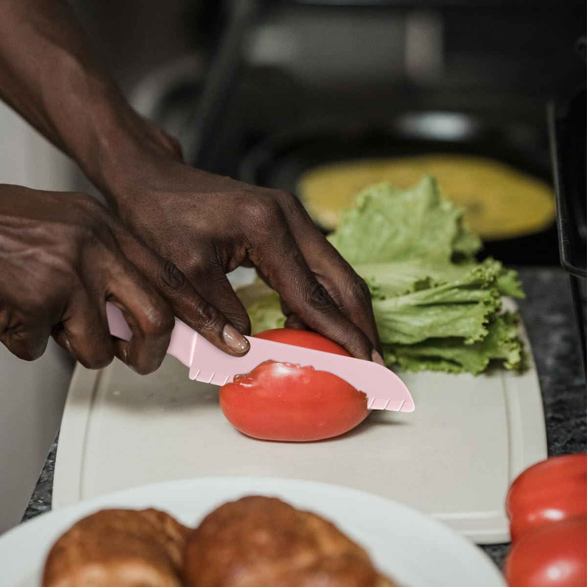 2Pcs pink Lettuce Knife Cutter Set,Professional kitchen Cooking plastic Serrated knife for Veggies, Salad,Fruit,Cake, Bread and More