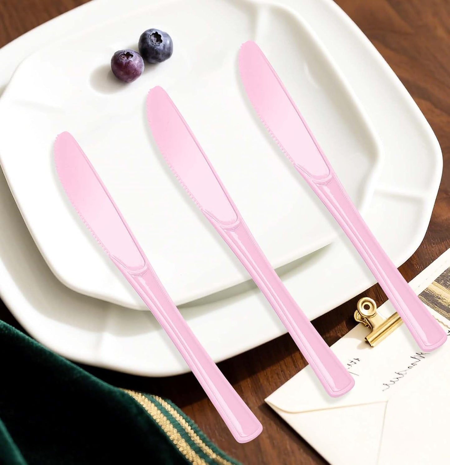 SietDESEO 25 PCS Light Pink Plastic Knives Disposable Utensils Heavy Duty Baby Pink Knives Disposable Cutlery for Birthday Wedding Baby Shower Bridal Shower Plastic Silverware