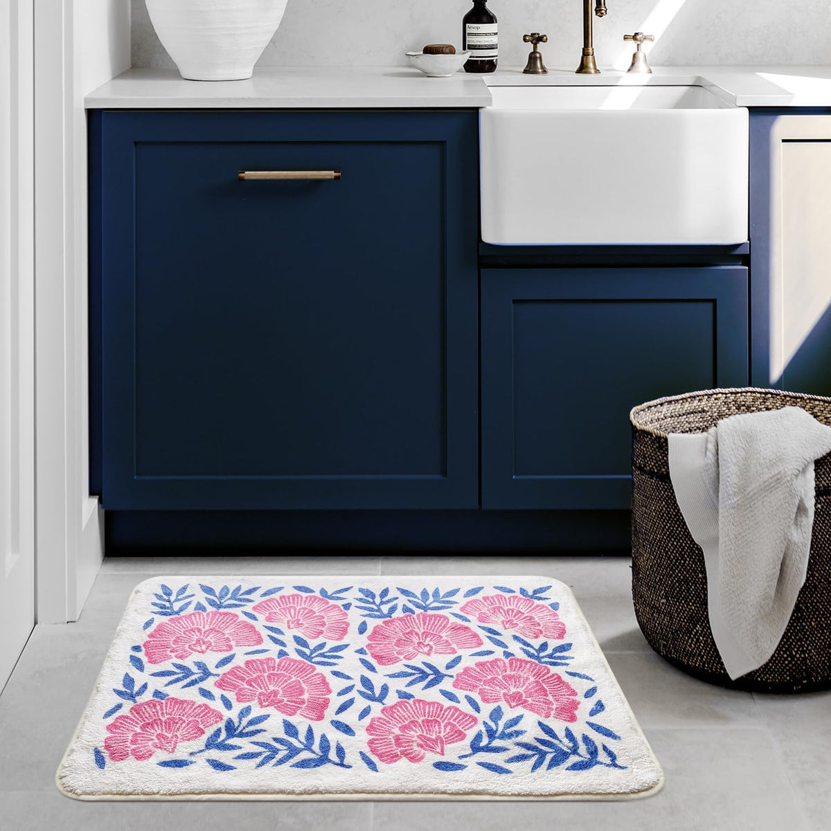 SHIYUE Cute Bath Mat for Bathroom Rugs, Ultra Soft and Fluffy Microfiber Water Absorption Non Slip Mat for Bedroom Kitchen Bathroom Toilet Floors(18"×26" Pink Flower)