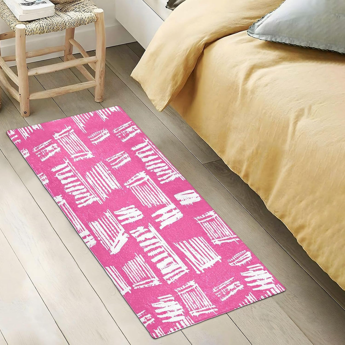 Bath Mat, Soft Absorbent Non Slip Bath Rug, Abstract Pink Stripe Bath Mats for Bathroom, Living Room Bedroom Home Mat Floor, Dry Quickly, Machine Washable 20 x 39 Inch