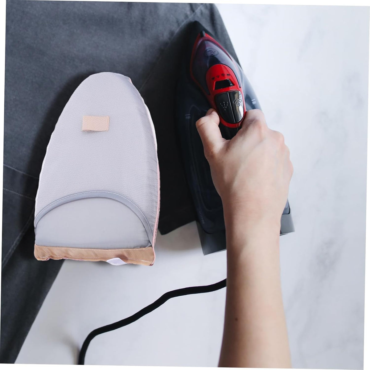 2pcs Handheld Ironing Gloves Lightweight Steam Mitts for Garment Steamer Comfortable Breathable Design for Home Use Travel Protects Hands from Heat Scalding