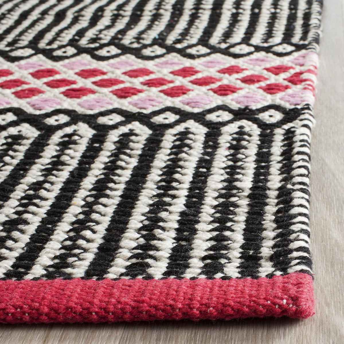 Montauk Collection Accent Rug - 4' x 6', Light Pink & Multi, Handmade Cotton, Ideal for High Traffic Areas in Entryway, Living Room, Bedroom (MTK820P)