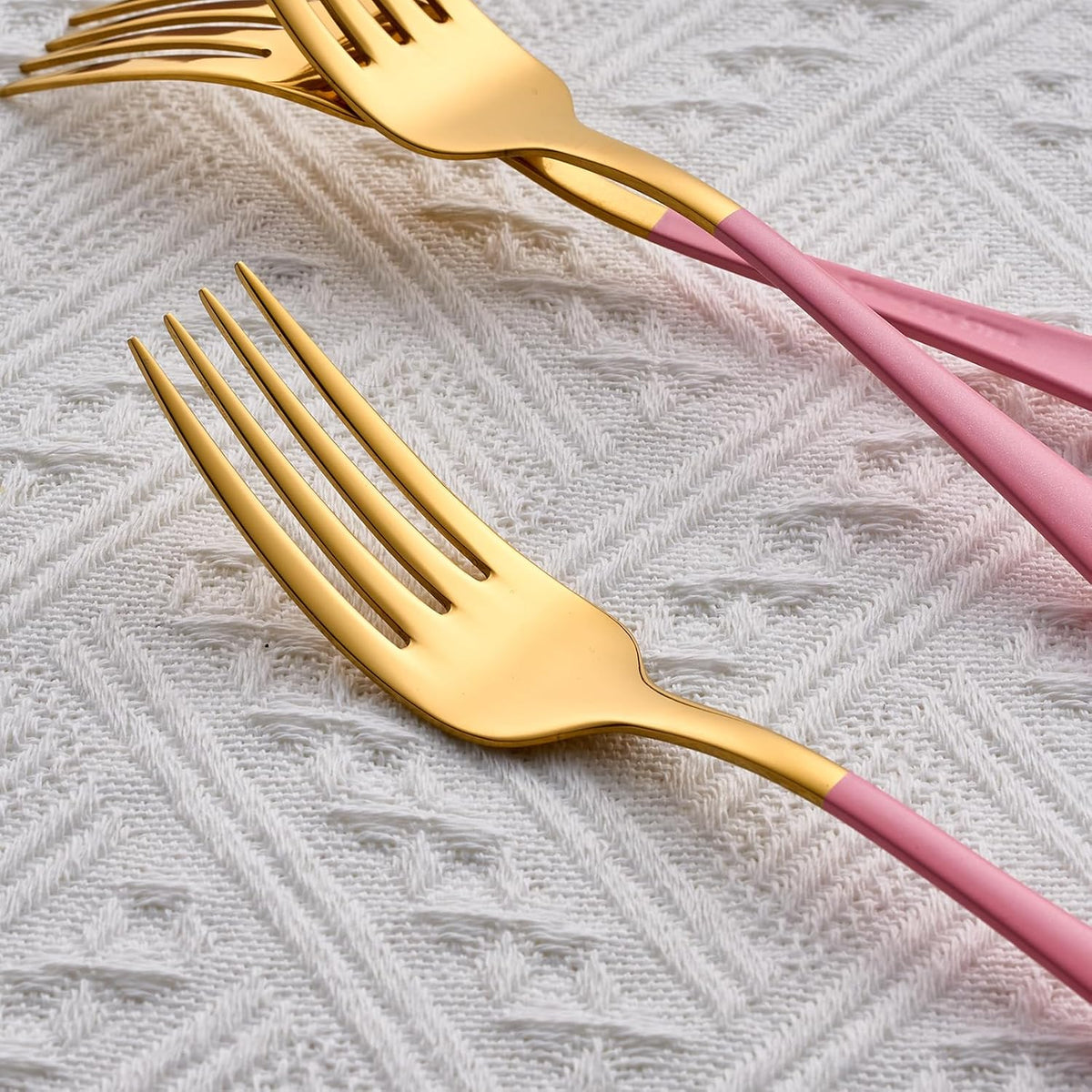Dinner Forks,24 Pieces Pink and Gold 18/0 Stainless Steel Silverware Forks,Table Forks,Flatware Forks,8 Inches,Mirror Polish & Dishwasher Safe,Use for Home,Kitchen or Restaurant