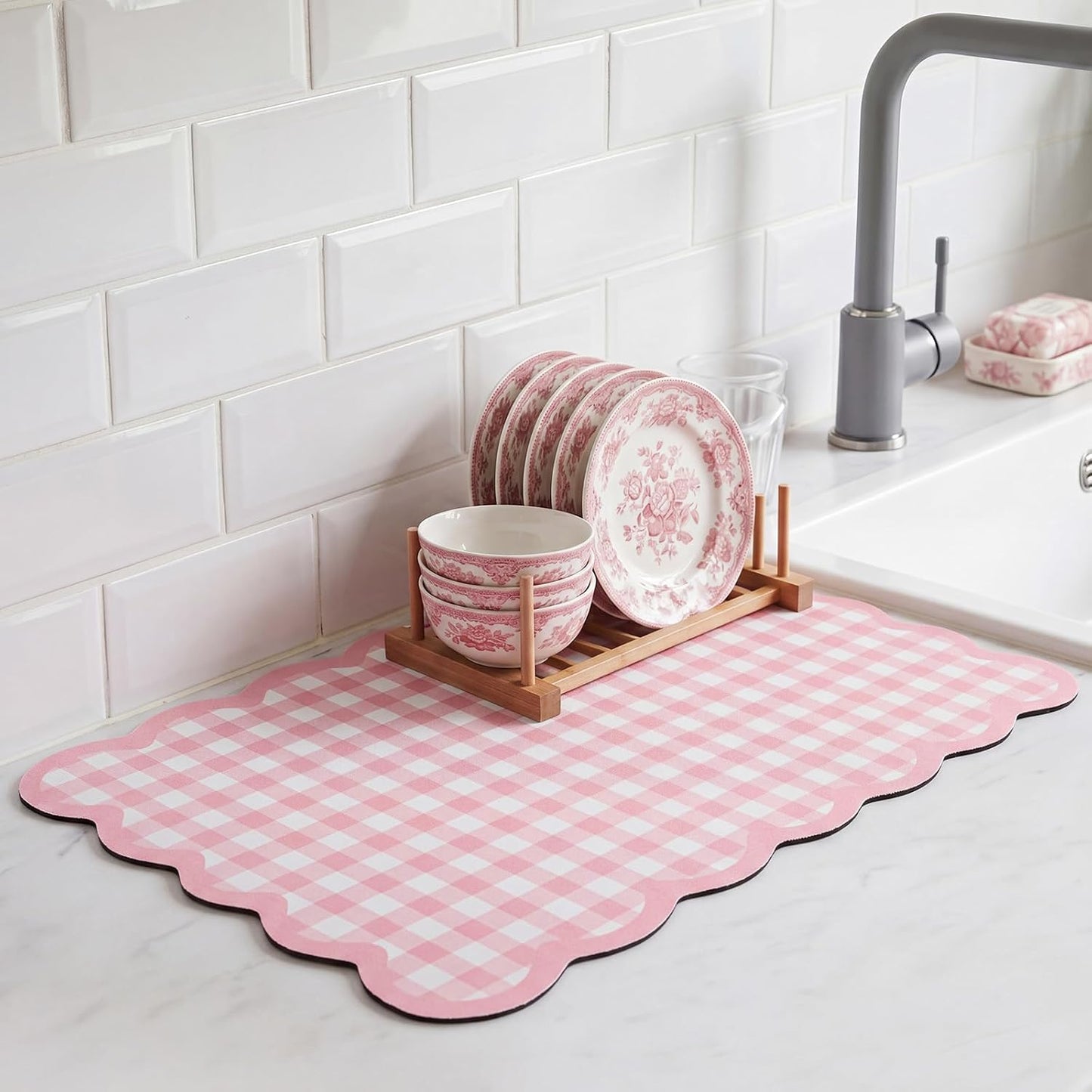 Scalloped Gingham Coffee Mat 12" x 20" Absorbent Coffee Bar Mat Gingham Espresso Matt for Counter(Pink)