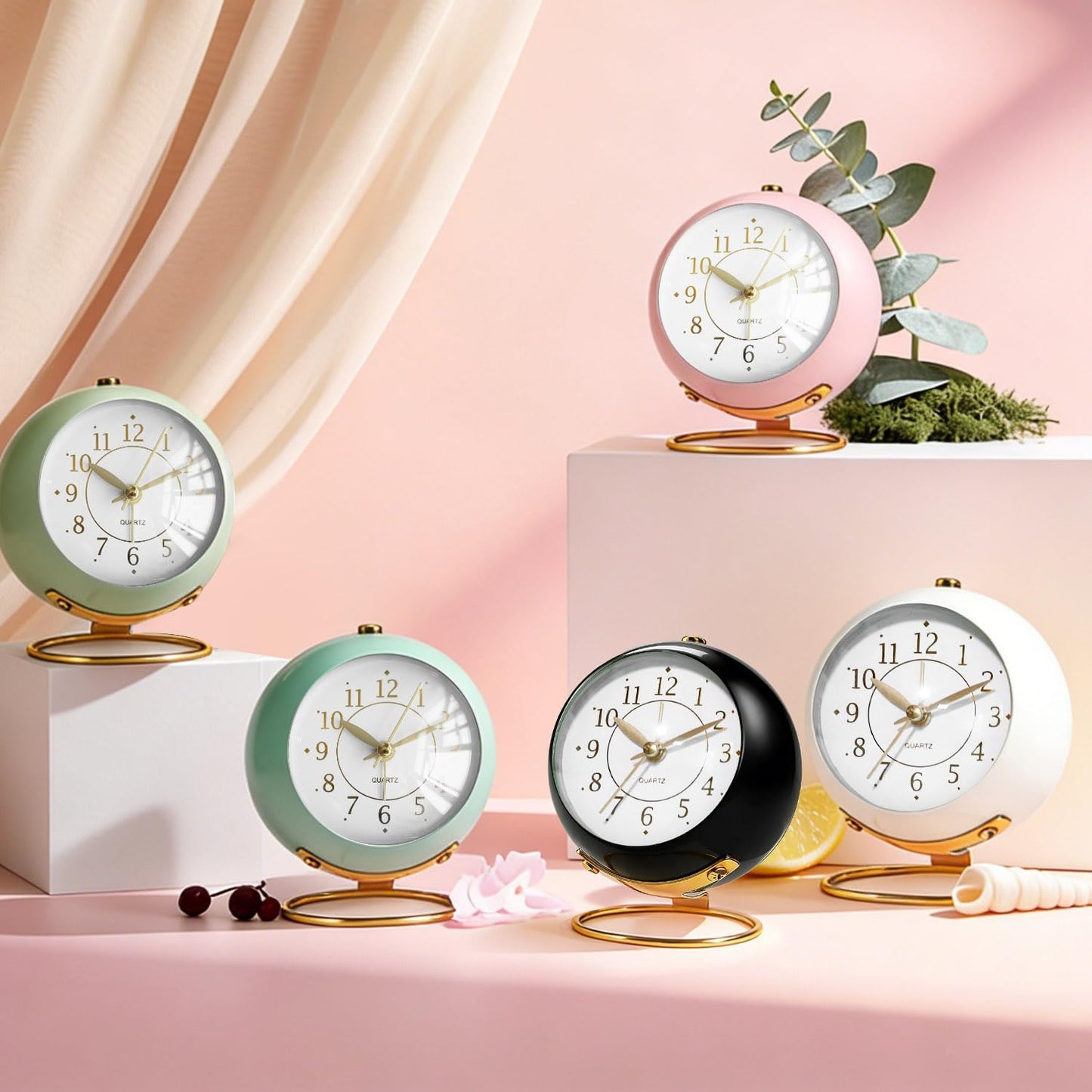 Analog Alarm Clock, Small Retro Desk Clock with Night Light, Backlight Cute Simple Design, Silent Non-Ticking, Battery Powered, for Bedroom,Travel,Kitchen,Bedside Desktop Decor