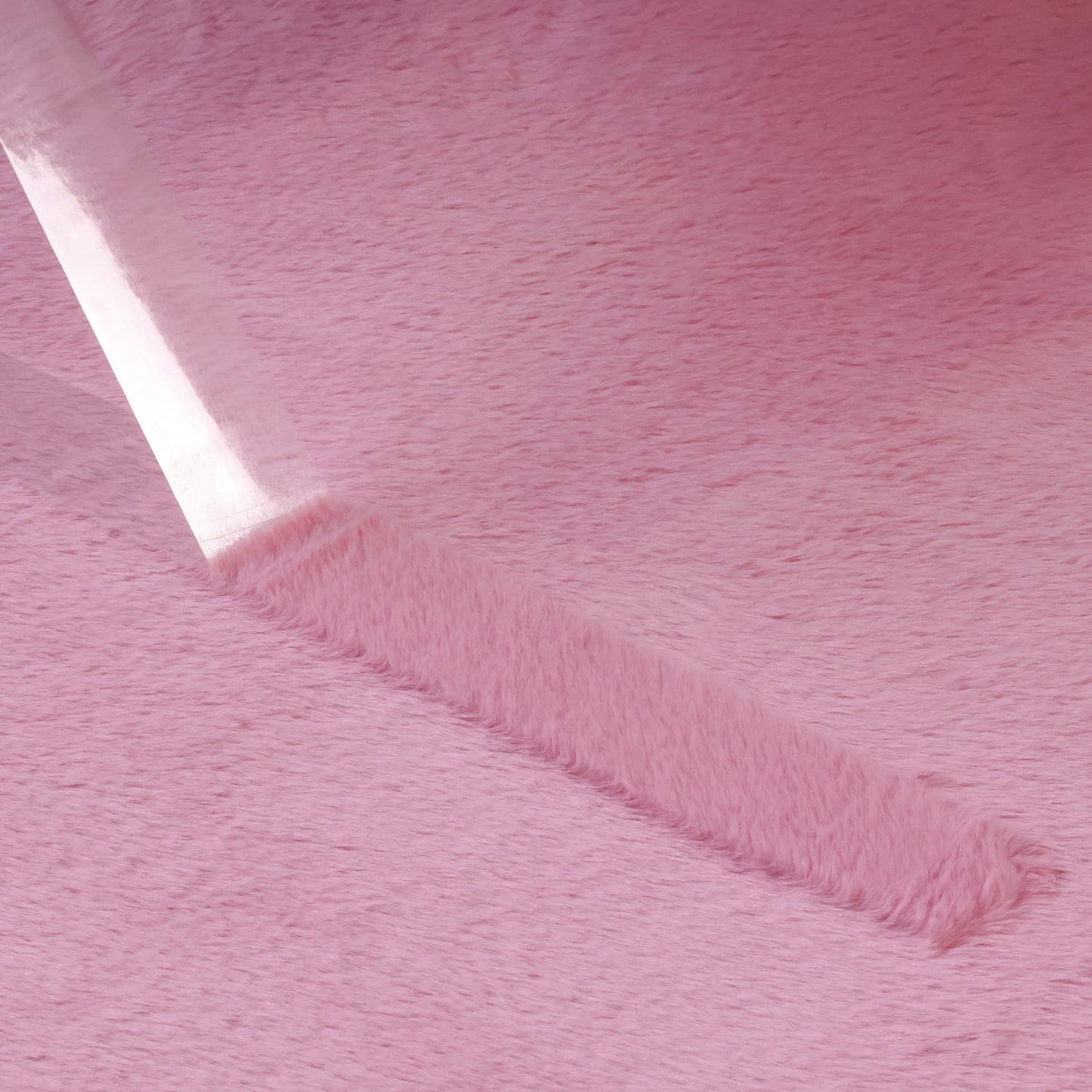 Loartee Faux Rabbit Fur Rug - 1.18" Thick Soft Fluffy Area Rug, Non-Slip Memory Foam Crawling Mat, Light Pink, 78"x118"