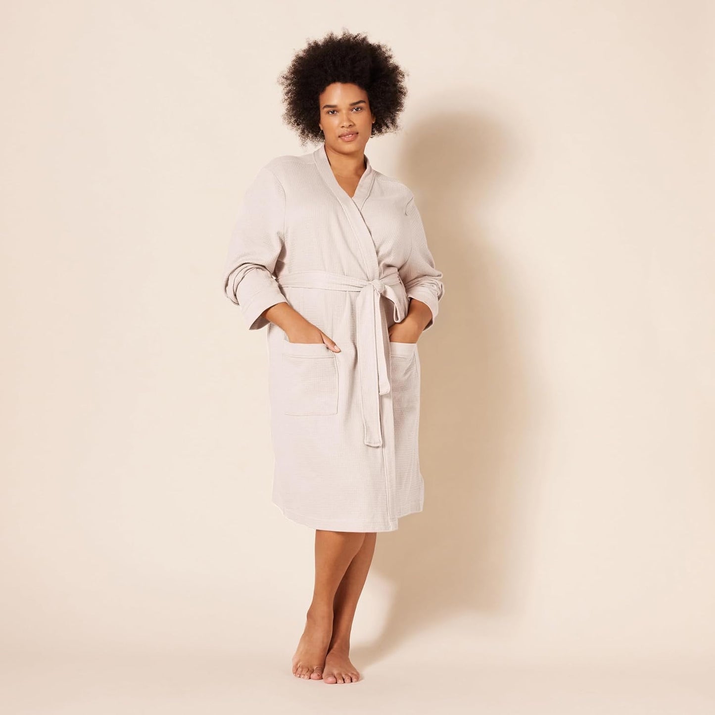 Amazon Essentials Women's Lightweight Cotton Waffle Mid-Length Bathrobe (Available in Plus Size)