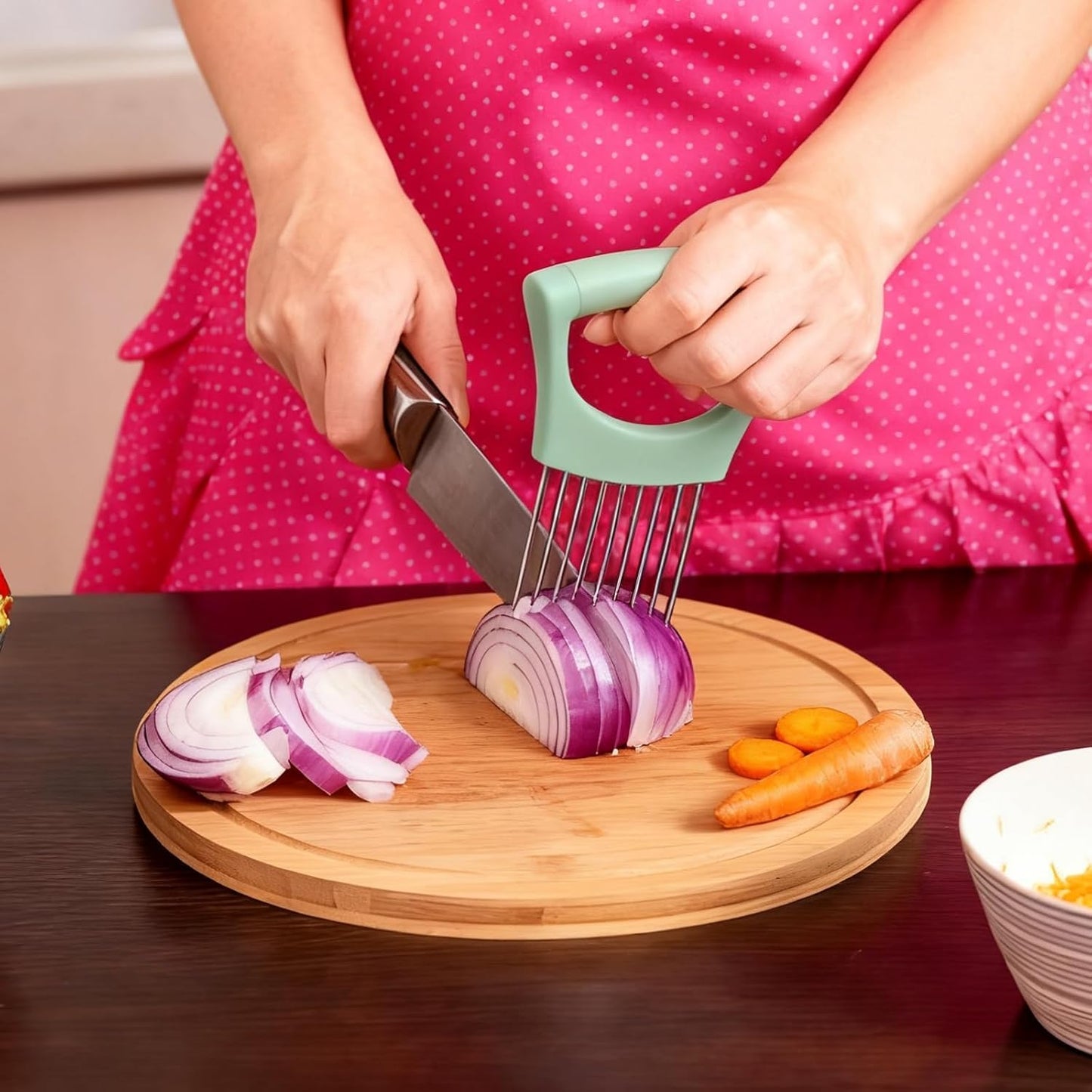 uxcell 2 Pcs Onion Slicer Holder, Stainless Steel Vegetable Cutting Holder Food Cutter Tool for Slicing Storing Onions Tomatoes Potatoes Avocados Apples, Green/Pink