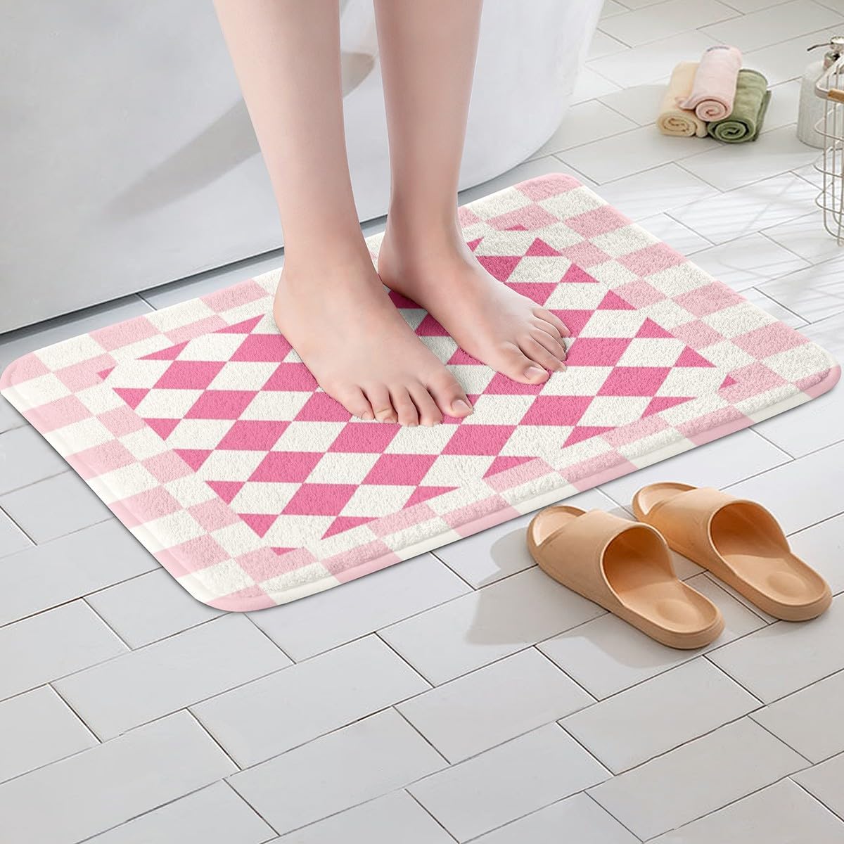 Feelyou Checkered Geometric Bathroom Rugs Pink Plaid Bath Mats Microfiber Checkerboard Modern Aesthetic Bathroom Accessories Pink Floor Doormats Non-Slip 16"x24" Soft
