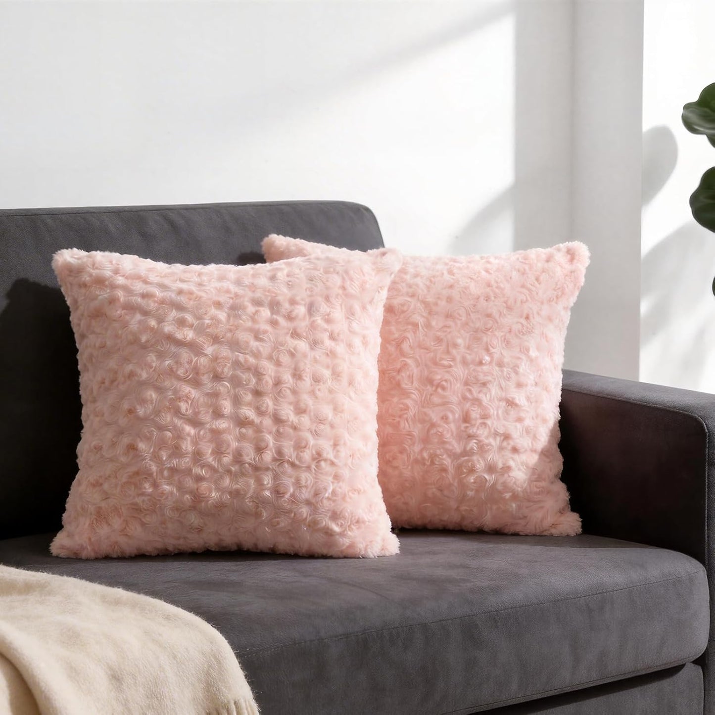 Peach Pink Square Throw Pillow Covers – 2-Pack 18"x18" Decorative Cushion Covers – 600g Faux Rabbit Fur