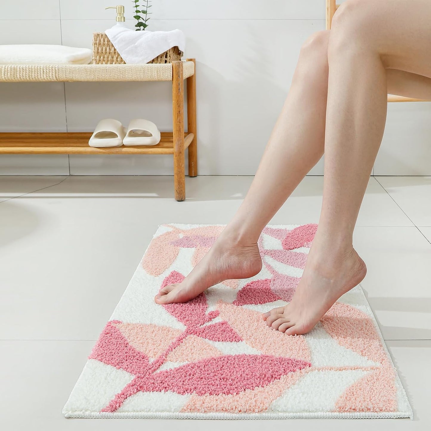 Gibelle Pink Bathroom Rug, Non-Slip Strong Water Absorbent Plush Microfiber Bath Mat, Machine Washable Small Bathroom Floor Mat, Cute Leaves Bathmat Indoor Doormat, 18"x26"