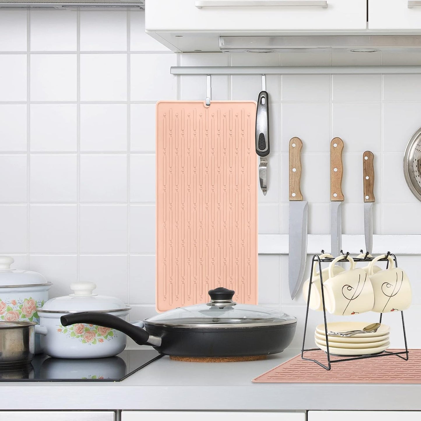 GeeRic Dish Drying Mats, Heat-resistant Silicone Mat for Kitchen Counter, Non-Slip Dish Dry Mat Dishwasher Safe Large, Pink
