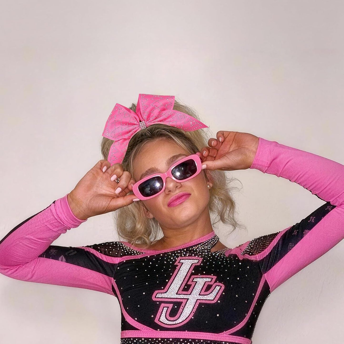 CN 6PCS Glitter Pink Large Cheer Bows for Cheerleader, Rhinestones Cheerleading bows for Girls Jumbo Cheer Hair Bows with Ponytail Holder for Teen Girls Softball College Sports Competition