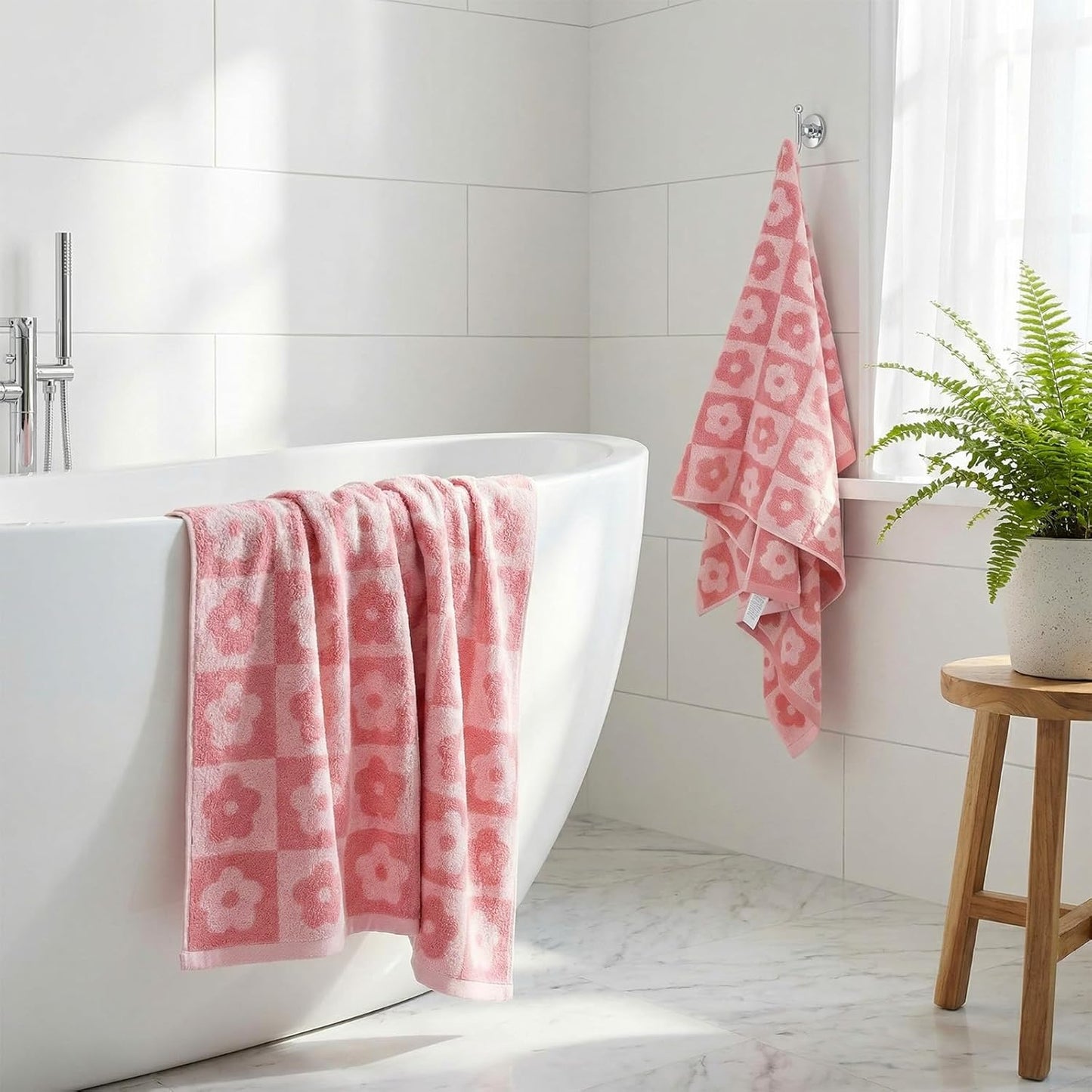 2pcs Bath Towels Checkered Floral 27.5x55 Inches Cotton Bath Towels Set of 2 Pink Baths Towel Large for Women Girls Lightweight Absorbent Towel for Hand Drying and Face Washing Cute Bathr