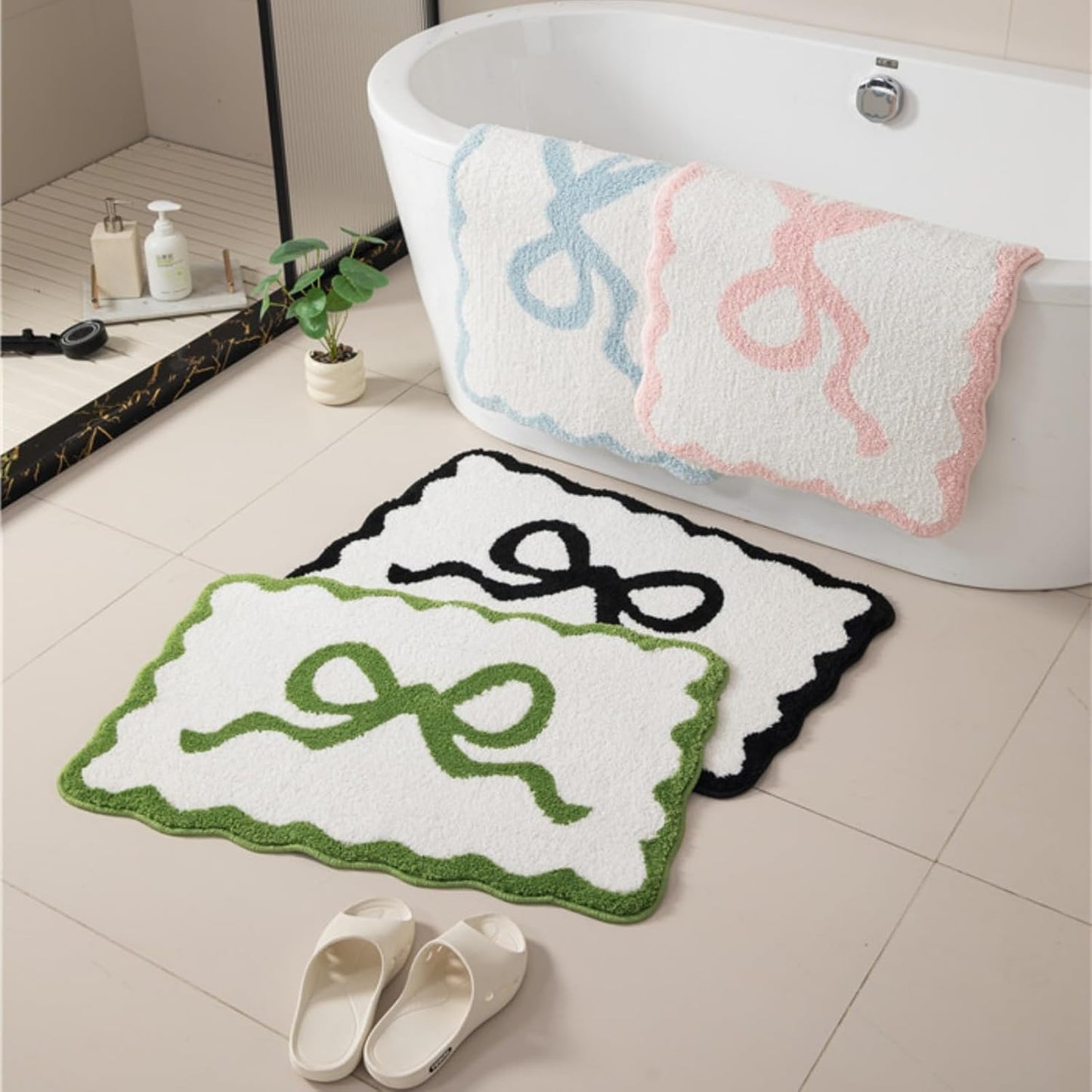 Pink Scalloped Bathroom Mat 26x18, Soft Absorbent Bath Mats, Machine Washable Microfiber Floor Mats for Bathroom Tubs, Sinks and Showers