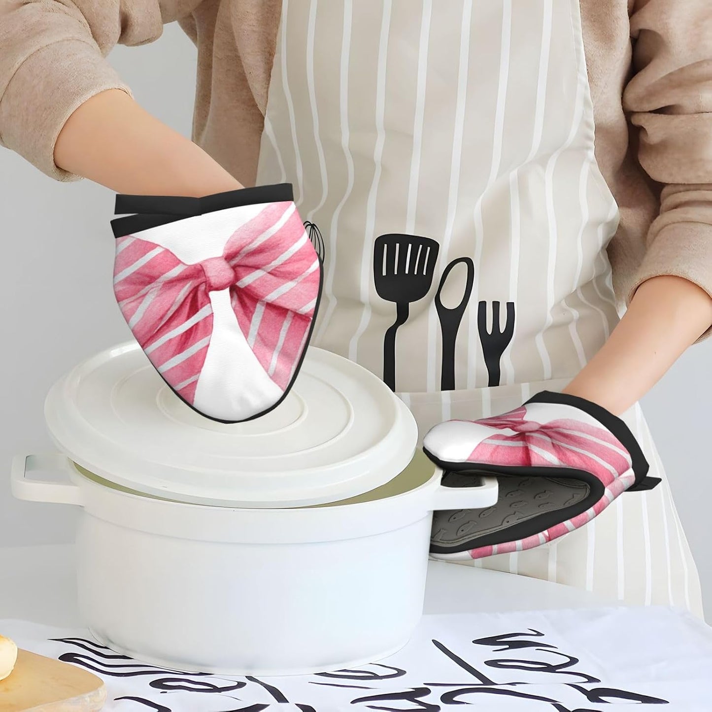 Light Pink Watercolor Bow with White Stripes Mini Silicone Oven Mitts Heat and Slip Resistant Kitchen Mittens,Short Oven Gloves for Safe Cooking Baking & Grill,5.9"X5.9"