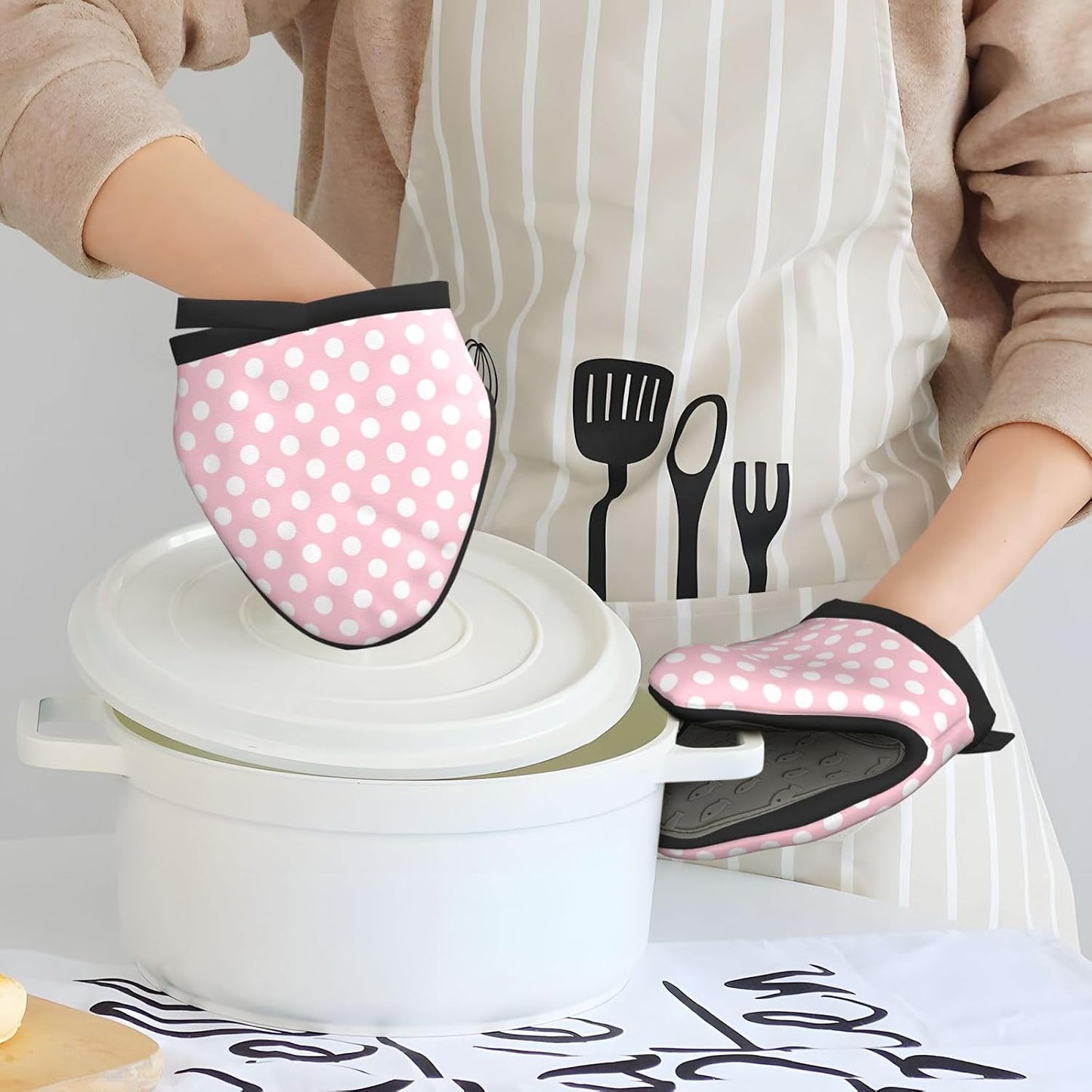 Mini Silicone Oven Mitts, Light Pink Polka Dot Print Oven Mitts Heat Resistant, Pot Holders for Kitchen Cooking & Baking Gloves