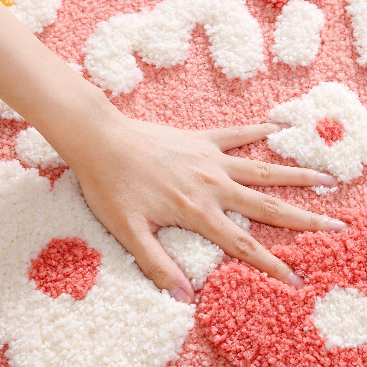Flower Bath Mat, Cute Funny Pink Textured Floral Plant Bathroom Rug, Plush Soft, Highly Absorbent, Non-Slip, Machine Washable for Shower, Bathtub Side and Doormat, 17.71" x 27.56", Smile