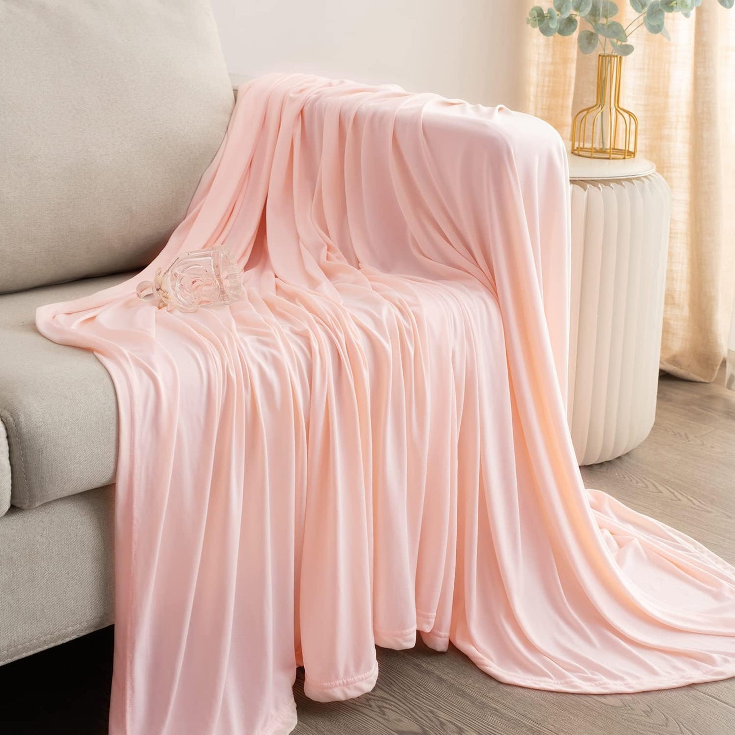 LLanCL Cooling Blanket Queen Size, Summer Blanket with Extreme Thin Design, Japanese Cooling Fiber Absorbs Body Heat, Lightweight Soft Cold Sheet for Sleeping Cool Bed(Queen Size 96" x 90" Pink)