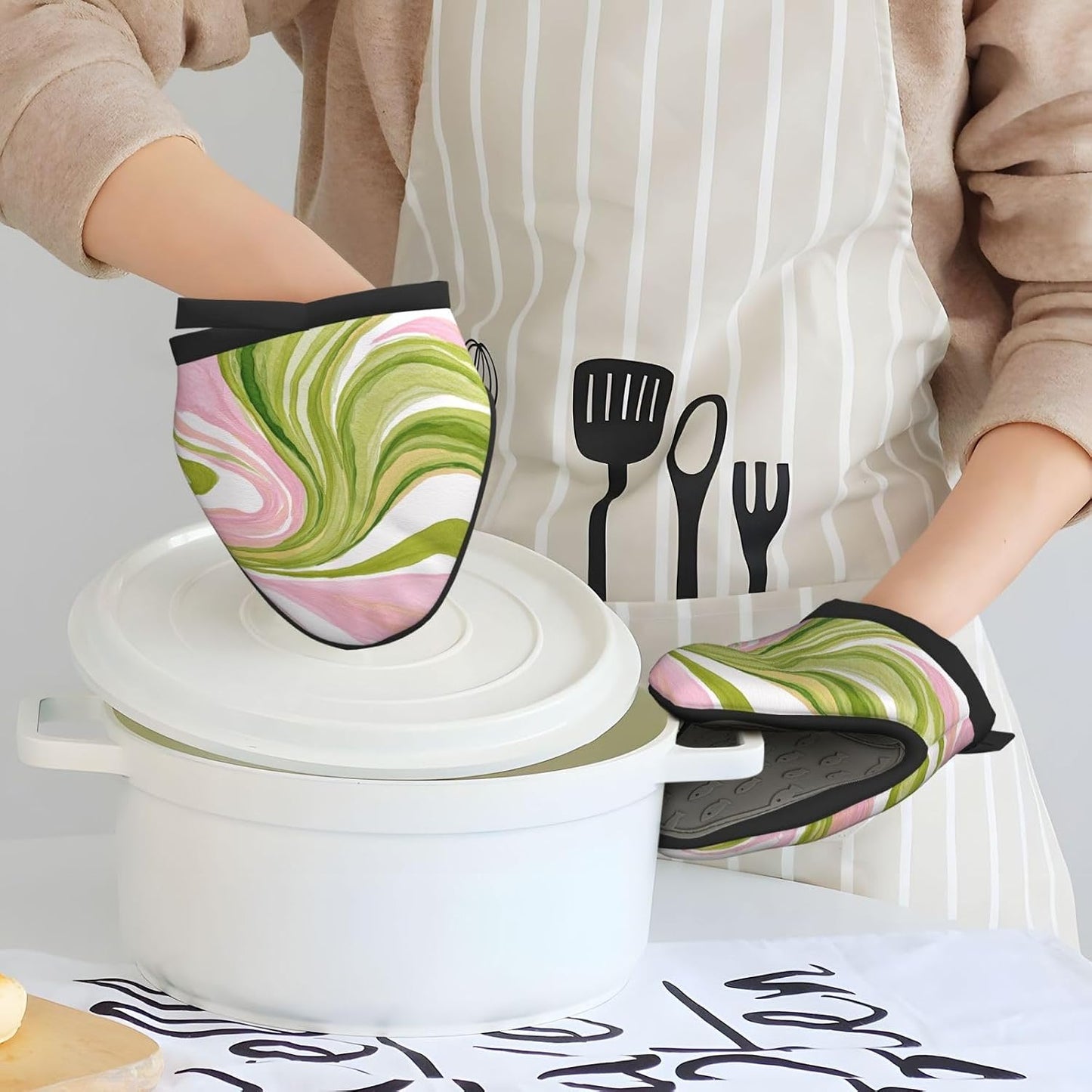Watercolor Light Pink Green Swirl Marble Mini Silicone Oven Mitts Heat and Slip Resistant Kitchen Mittens,Short Oven Gloves for Safe Cooking Baking & Grill,5.9"X5.9"