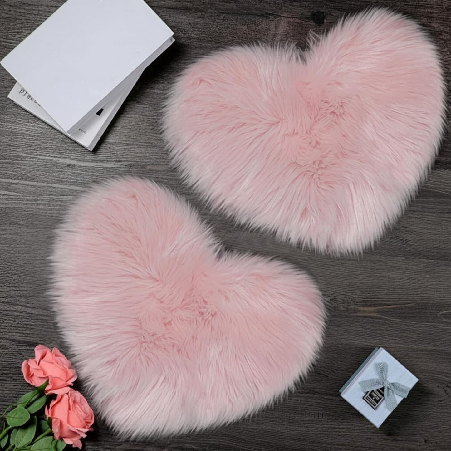 Mudder 2 Pcs Faux Fur Rug, Heart Shaped Rugs, Fluffy Decorative Mat for Room Home Chair Side, Desk Feet, Nursery, Photo Background & Valentine Decor, 12 x 16 Inch(Pink)