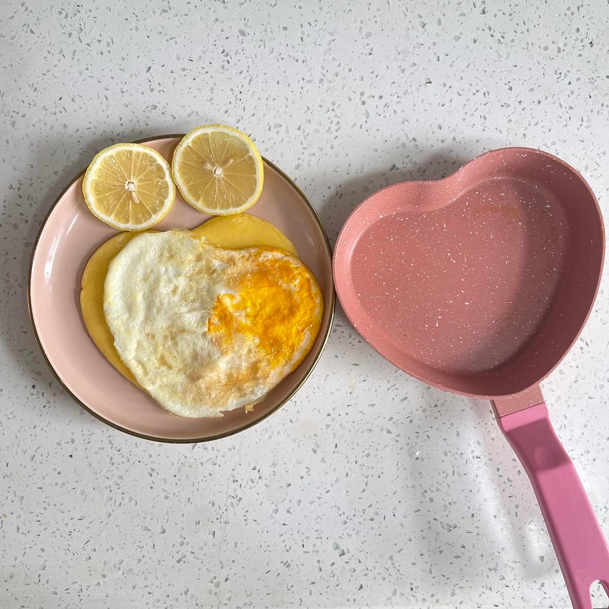 Mini Nonstick Egg Pan, Small Frying Pan with Unique Heart-shaped, One Egg Frying Pan with Granite Coating, Multi-functional Frying Pan for Cooking Eggs, Pancake, Sausages and Burgers, Pink