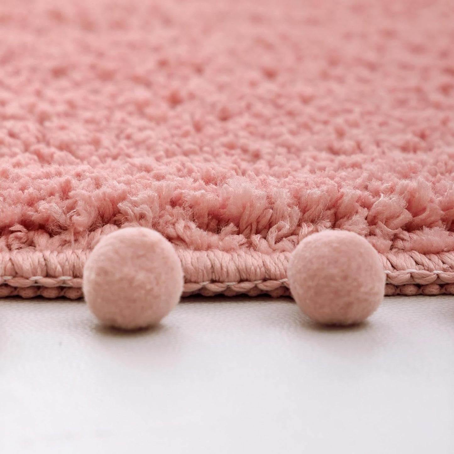 YIRDDEO Oval Bathroom Rugs Dusty Pink Rug with Pom Bath Mat for Bedroom Non Slip Cute Boho Absorbent Mats Soft Plush Washable Rug (20x30 inches)
