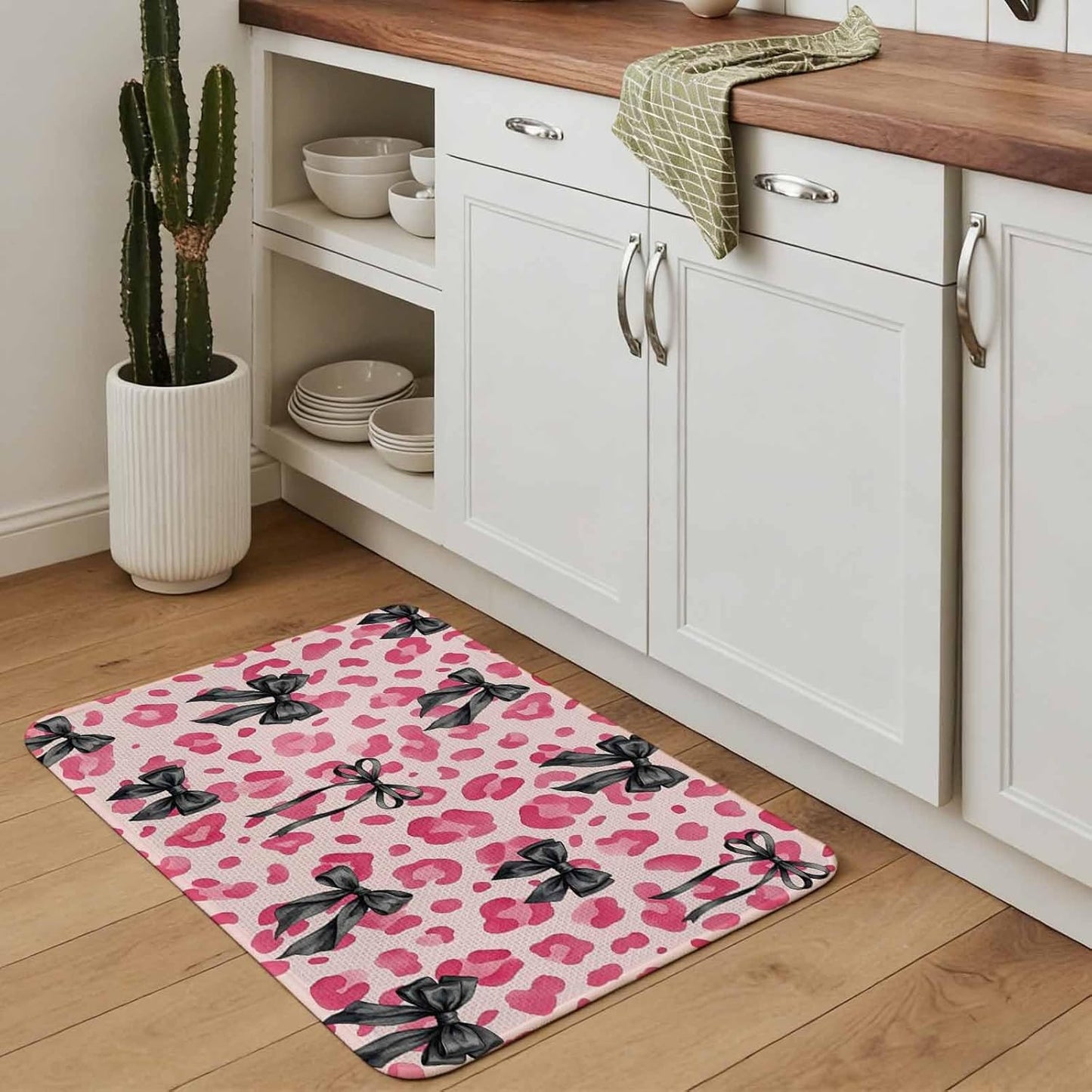 Bathroom Rugs 31.5x47.2 Inch, Black Bow Pink Leopard Non Slip Rugs Washable Low Pile, Minimalist Boho Chic Modern Front Door Mat Entryway Rug with Rubber Backing