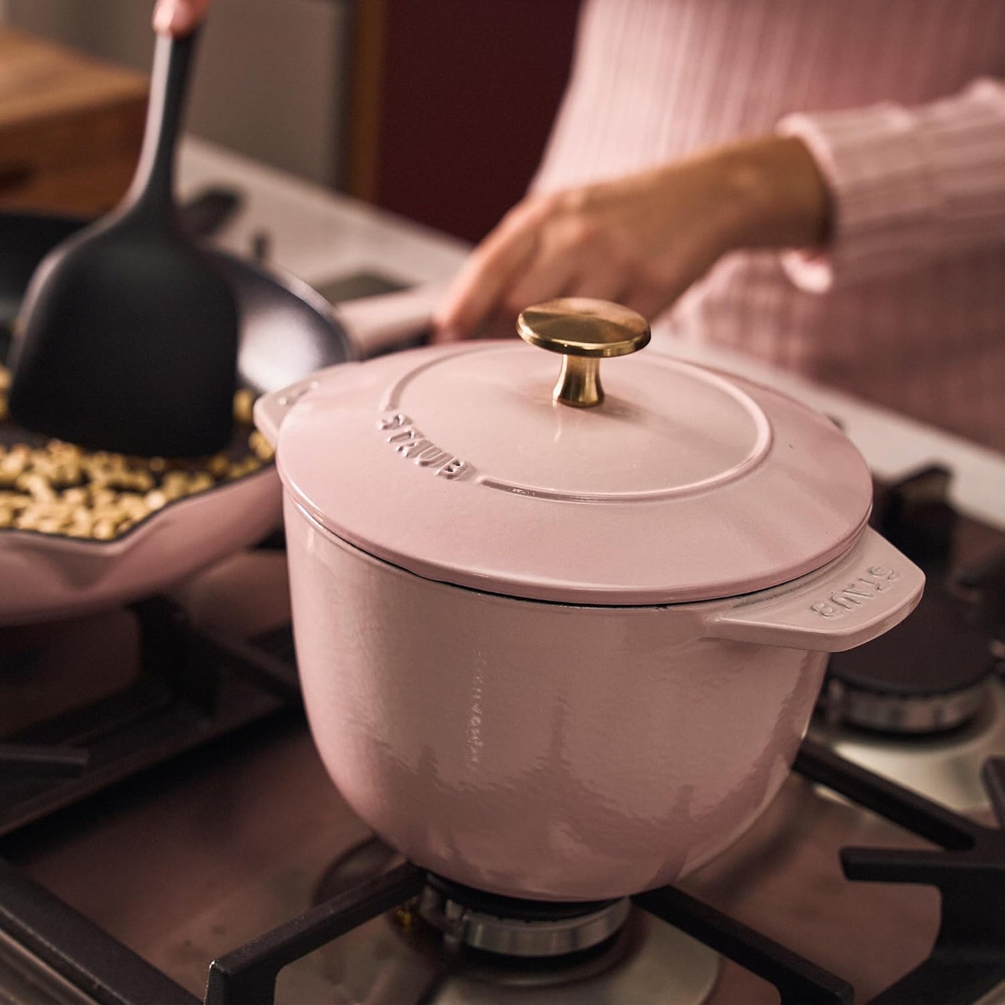 STAUB Cast Iron 1.5-qt Petite French Oven - Peony Pink