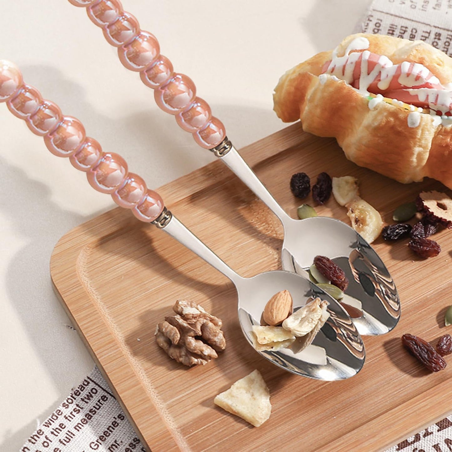 Ouliget Stainless Steel Spoons, Stainless Steel Ceramic Handle Spoon, Korean Dessert Spoon with Imitation Pearl Handle, 8.4 Inches, 4 Pieces,Pink.