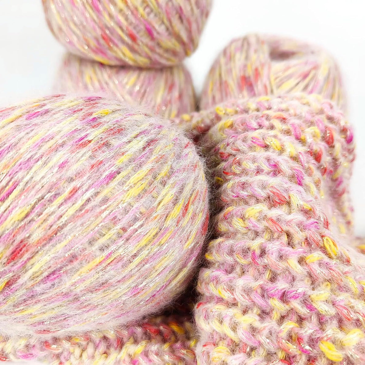 4 Pack Metallic Blend Yarn, 200g/600yds Shiny Sparkle Yarn with Gold Thread, 2mm Soft Wool Polyester Mix Yarn for Crocheting, Knitting, Light Garments, Scarves, Hats DIY Crafts (2#Pink)