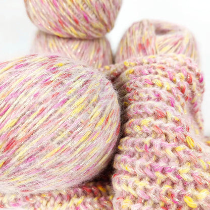 4 Pack Metallic Blend Yarn, 200g/600yds Shiny Sparkle Yarn with Gold Thread, 2mm Soft Wool Polyester Mix Yarn for Crocheting, Knitting, Light Garments, Scarves, Hats DIY Crafts (2#Pink)