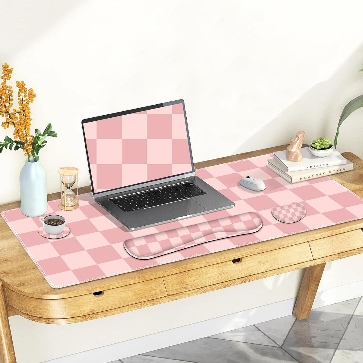 Soft Pink Checkerboard Mouse Pad Set, 4 in1 Ergonomics Keyboard Desk Mat with Memory Foam Wrist Rest, Extended Game Mousepad, Non-Slip Large Gaming Desk Pad Matt Easy Typing Pain Relief