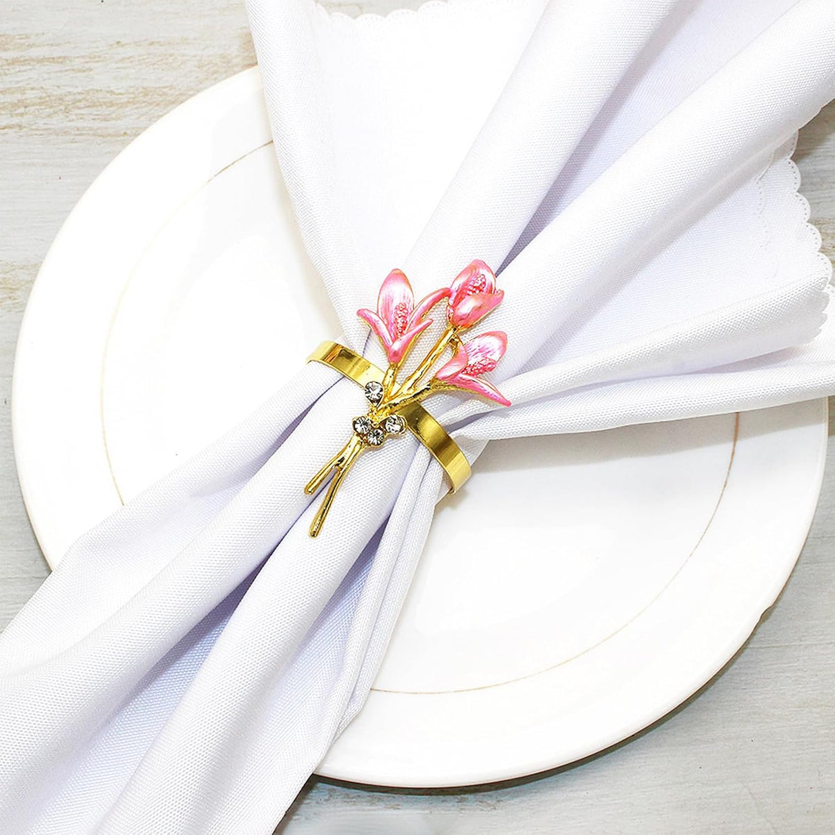 Lily Napkin Rings Set of 4, Flower Napkin Holders Floral Napkin Ring Perfect for Wedding Party Holiday Banquet Christmas Dinner Decor (Pink)