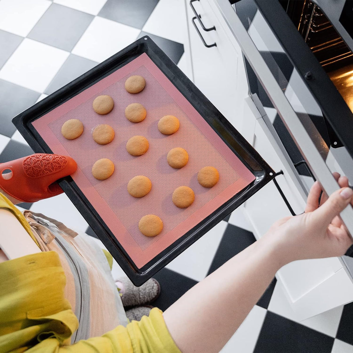 Perforated Baking Mats, 2 PCS Pink Eclair Silicone Mat for Half Sheet, Non-Stick Reusable Oven Liners for Making Bread/Pizza/Pastry/Cookie 11 5/8" x 16 1/2", Sakura Pink