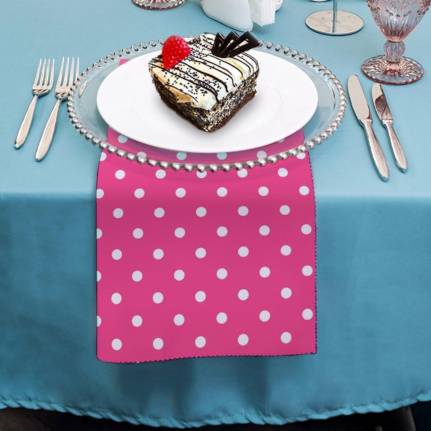 Pink Polka Dot Soft and Lightweight Napkins, Suitable for Dining Tables 2 PCS