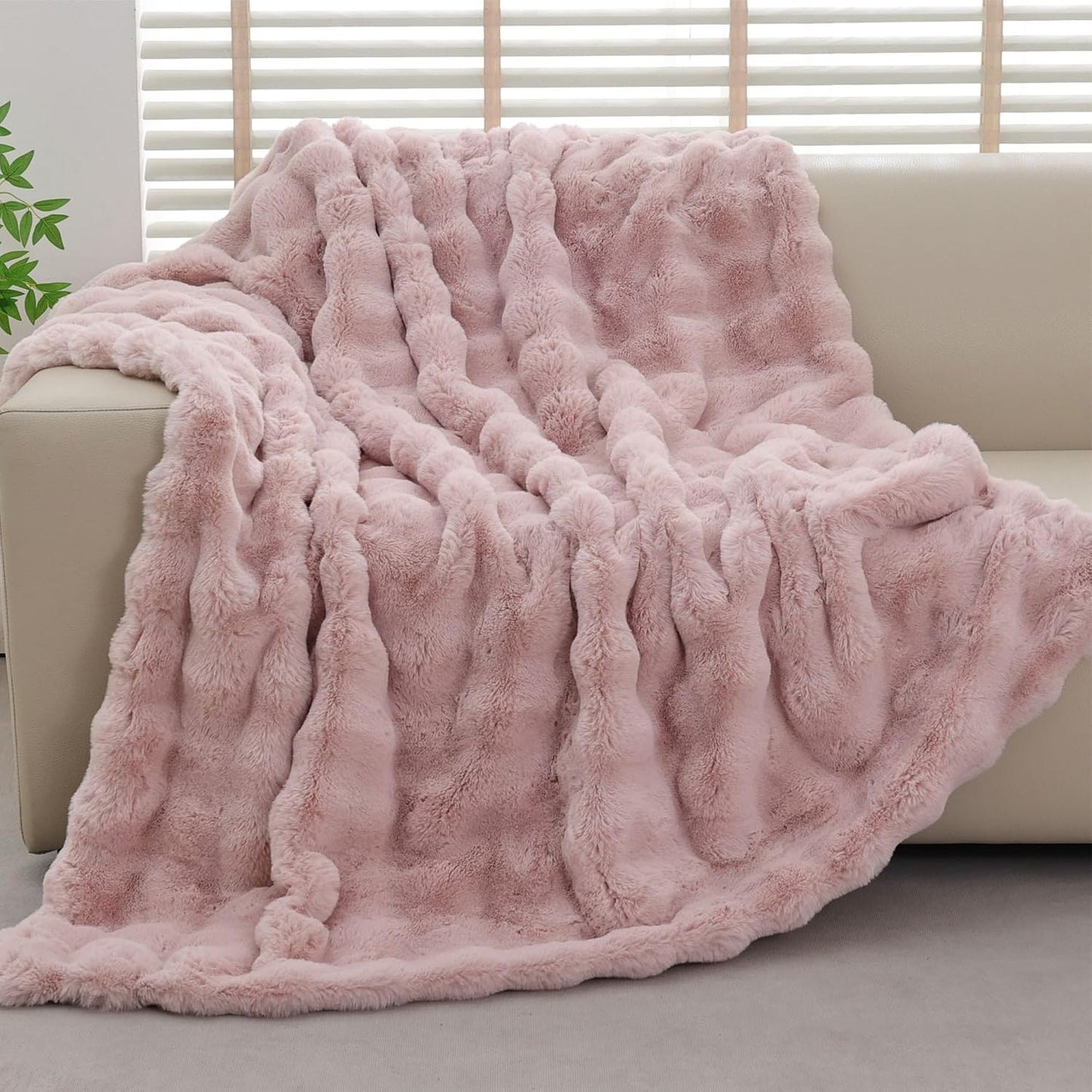 Cozy Fluffy Plush Faux Fur Blanket Pink 50x60 Inch Super Soft Fuzzy Thick Throw Blanket for Sofa Couch Bed