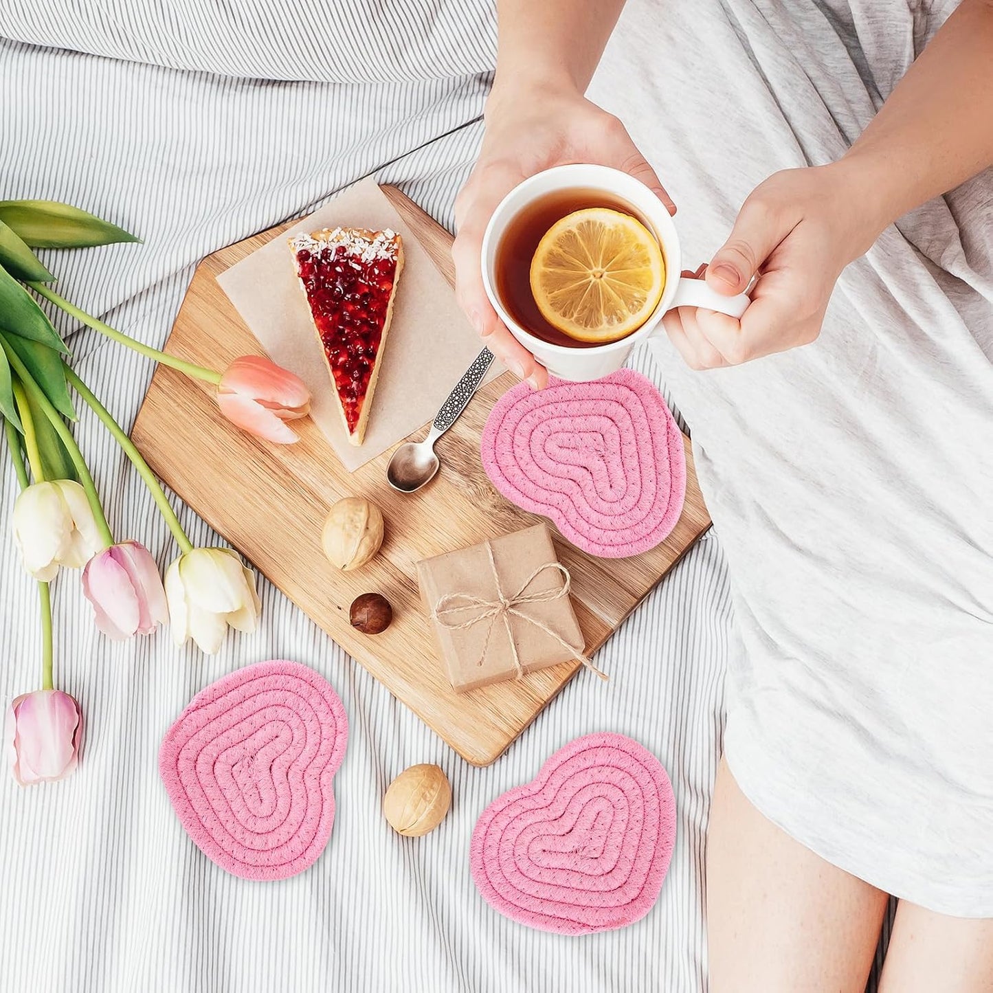 Whaline Valentine's Day Heart Coasters Pink Love Heart Shape Handmade Braided Cotton Drink Coasters Absorbent Cup Mats with Holder for Mother's Day Wedding Birthday Party Housewarming Gift, 4Pcs