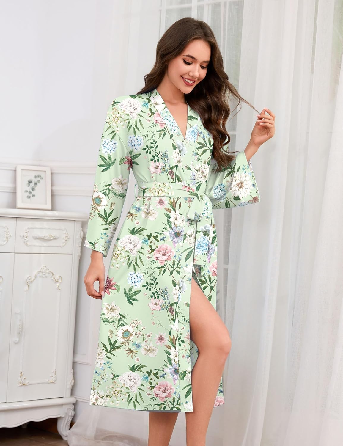 Soft Robes for Women V-Neck Printed Kimono Bathrobe Lightweight Long Bath Robe Casual Loungewear with Pockets