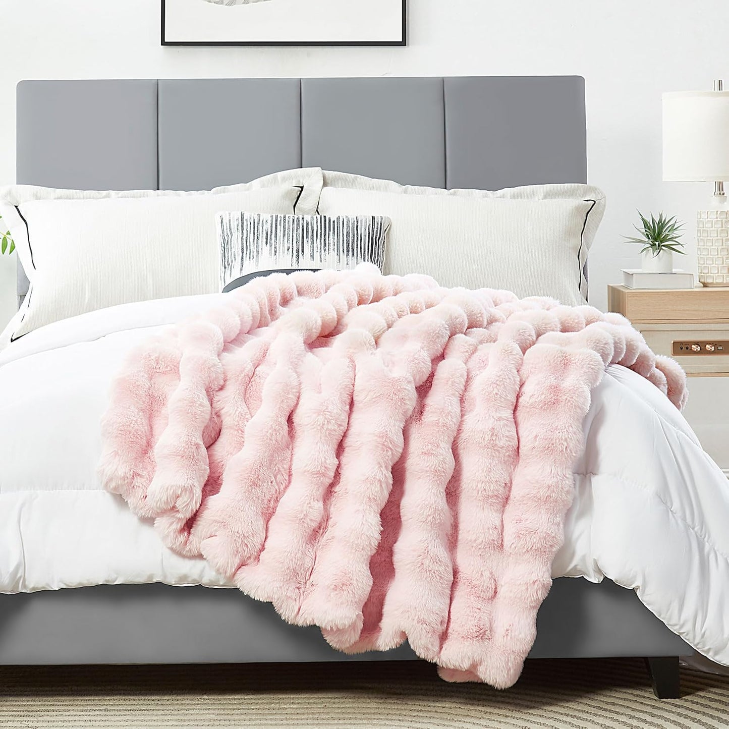 DREAMNINE Soft Faux Bubble Rabbit Fur Blanket Twin Size, Thick Cozy Decorative Warm Fuzzy Fur Blanket for Bed Couch Sofa Chair Bedroom Living Room Dorm Gift, 60 * 70 Inches, Pink