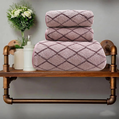 USTIDE 3-Piece Towel Set Bath and Hand Towels, Pink Checkered Print, Coral Fleece, Super Absorbent & Quick-Drying for Bathroom, Gym, Guest Use (1 Bath Sheet + 2 Hand Towels)