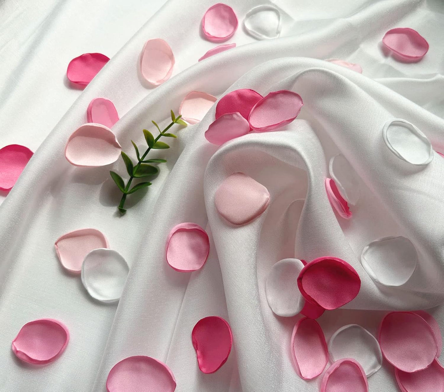 400Pcs Rose Petals for Wedding Decor Blush Pink Silk Petals Flower Girl Scatter Petals for Aisle Table Centerpieces Reception, Bridal Shower Proposal Party Romantic Night