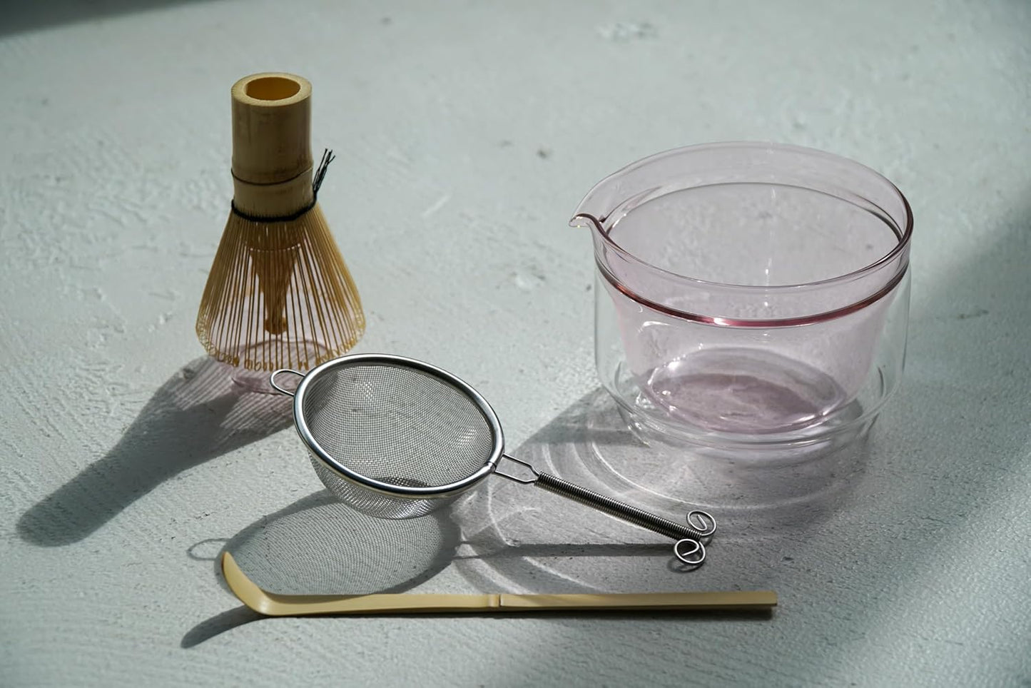 HARIO Matcha Tea Set (Pink) – Double-Walled Glass Matcha Bowl with Chasen Whisk, Whisk Stand, Chashaku Scoop & Tea Sifter, Complete Japanese Matcha Kit, Gift