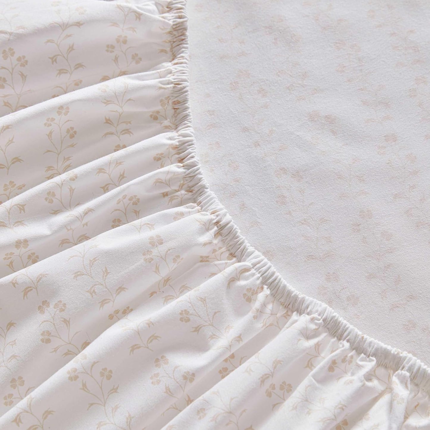 Martha Stewart - Queen Size Sheets Set, Crisp & Tailored Cooling Sheets w/a Naturally Smooth Cotton Percale Lightweight Feel - Bed Sheets with Matching Pillowcases & Fitted Sheet (Ditsy Vine Pink)